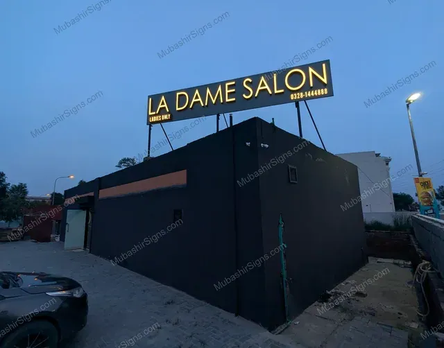 La Dame Salon custom sign